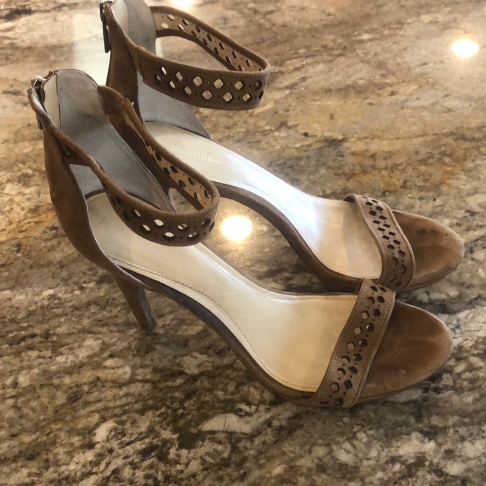 Calvin Klein Verena taupe perforated suede 4” w 1” platform heel sandal. 3” rise